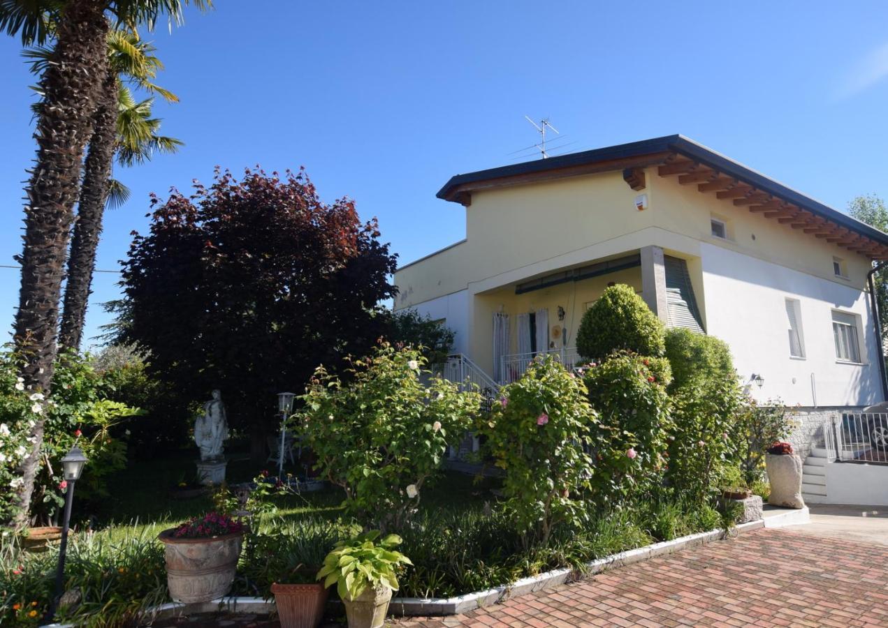Villa Le Fate Dimora Di Charme Con Piscina Lazise Bagian luar foto